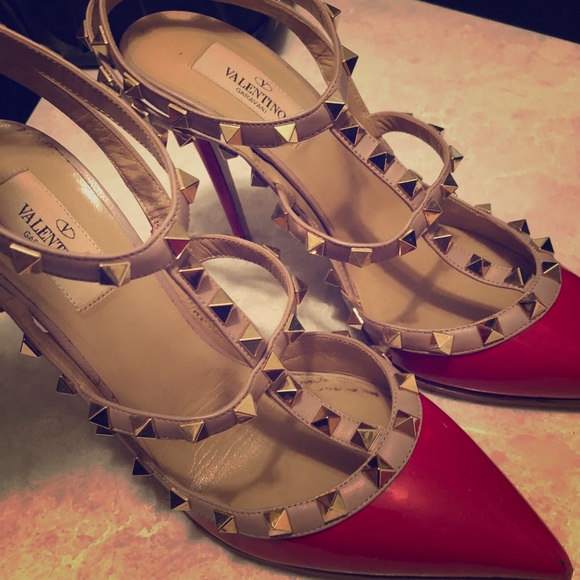 Valentino Shoes - Valentino rockstuds. Patent red. Box+ dust bag